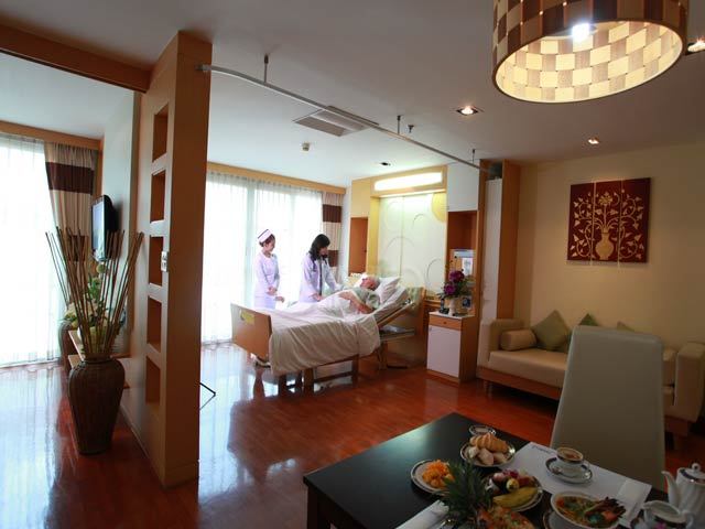 Luxury hospital for knee replacement in Thailand